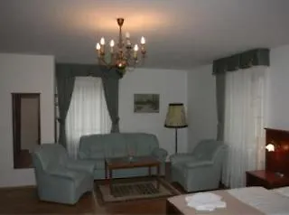 Hotel Nosal براغ 4*,